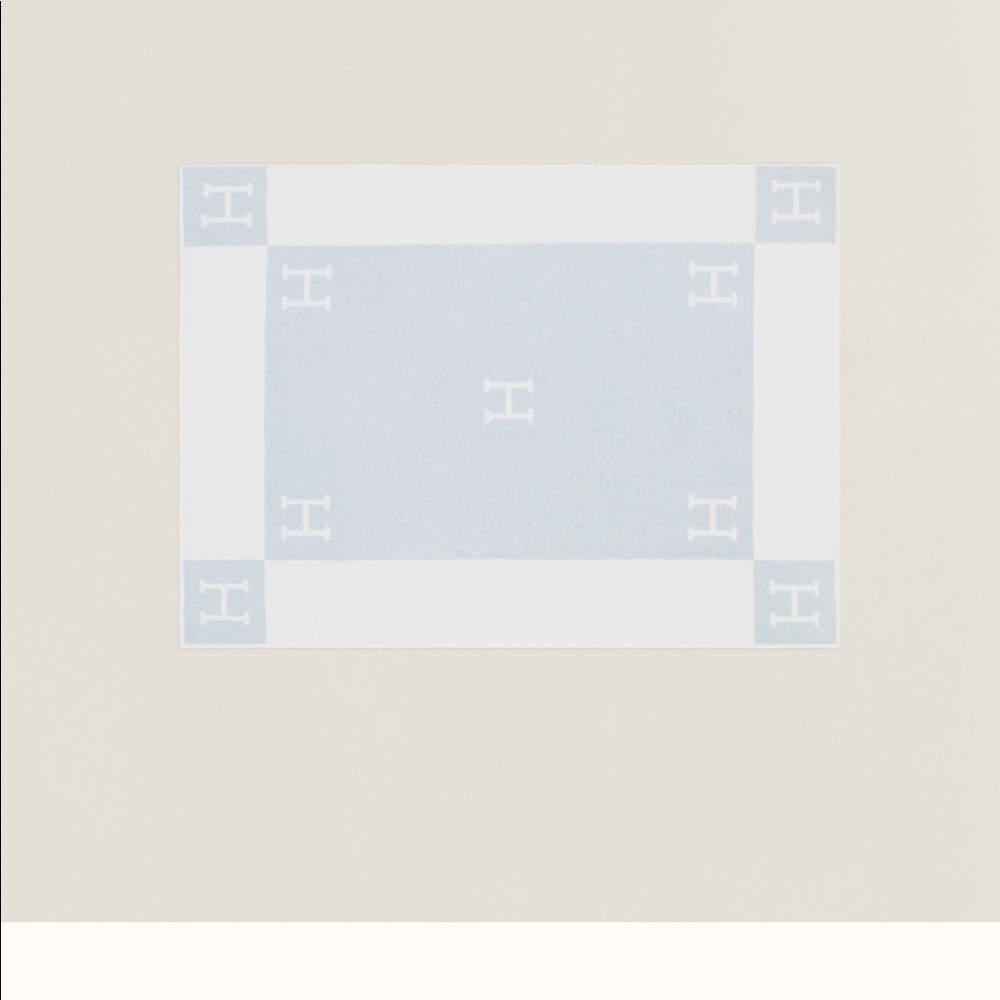 Hermes brand new bath towel Avalon